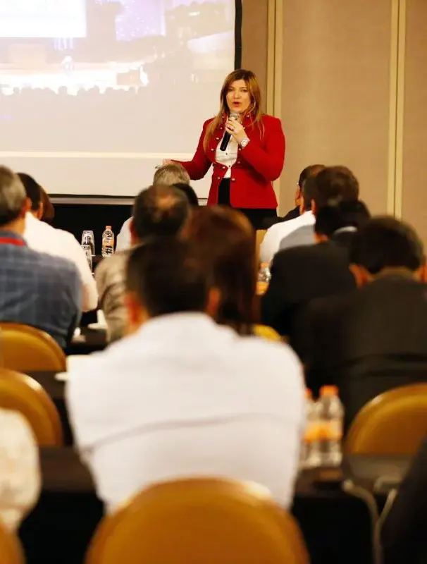 Lily-Patrascu-at-Global-Business-Corporation-Awards